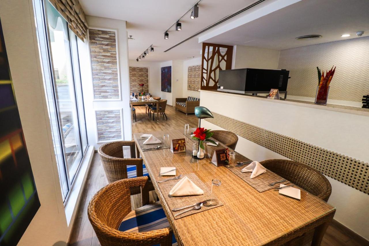 Gulf Suites Hotel Amwaj Манама Екстериор снимка