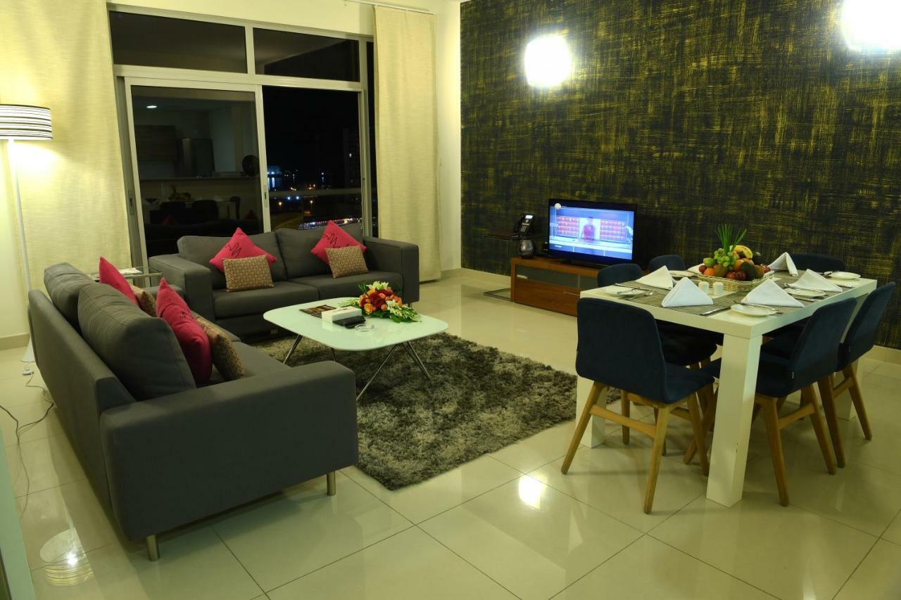 Gulf Suites Hotel Amwaj Манама Екстериор снимка