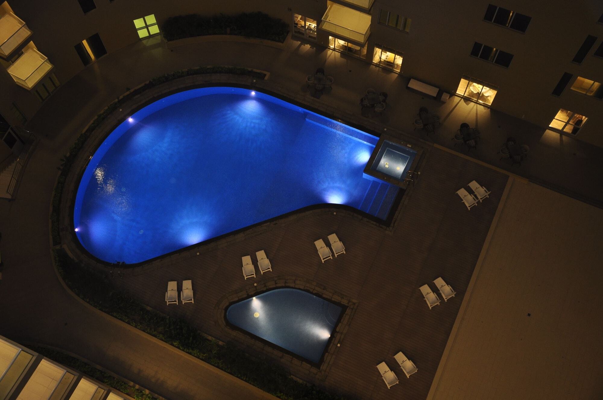 Gulf Suites Hotel Amwaj Манама Екстериор снимка