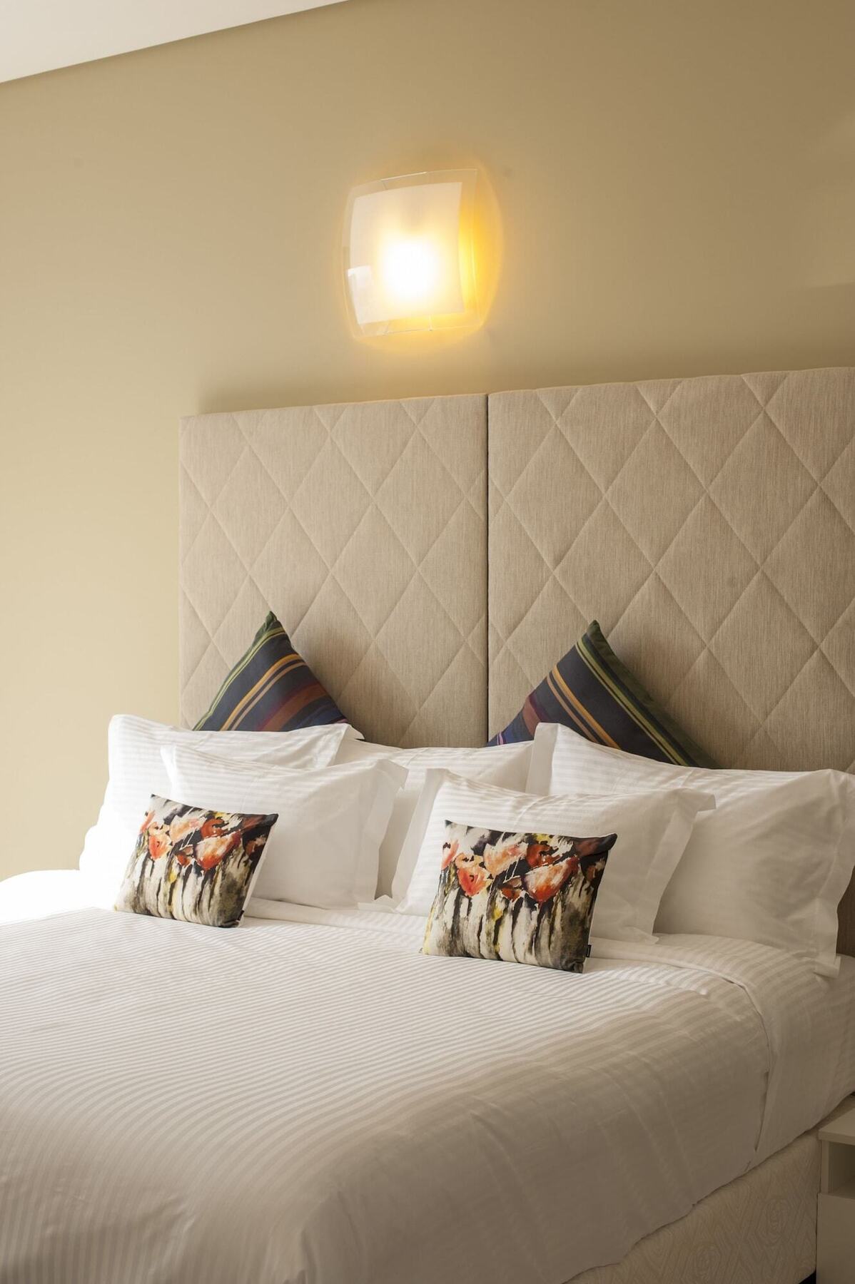 Gulf Suites Hotel Amwaj Манама Екстериор снимка
